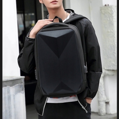 Pojemny Elegencki Wzmocniony Plecak Na Laptopa Wodoodporny Czarny Ochronny 15,6” Usb 35L